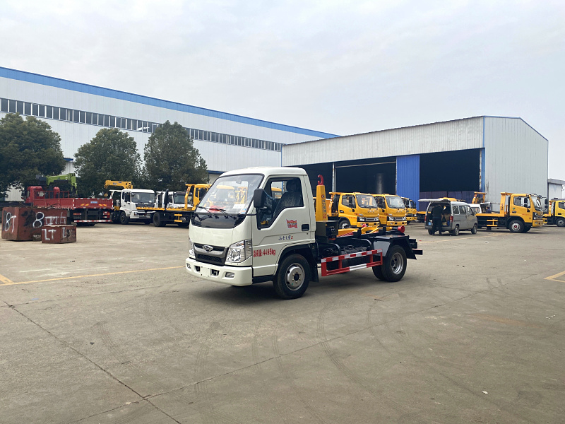 3-4方勾臂垃圾车（福田小卡2）