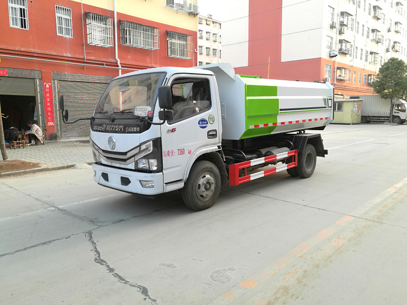 6方东风小多利卡挂桶垃圾车