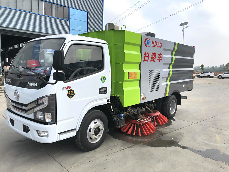 东风小多利卡5.5方扫路车