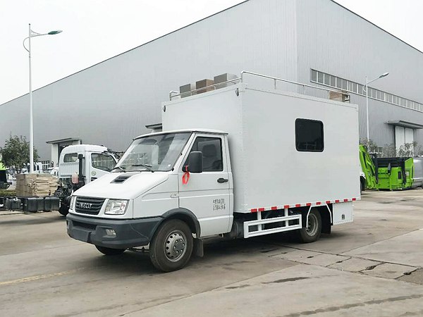  依维柯炊事车